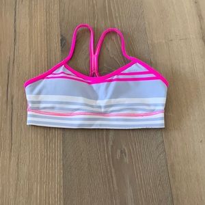 lulu lemon bra with pads